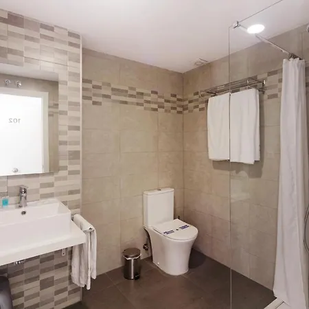 Anna Μπένιντορμ